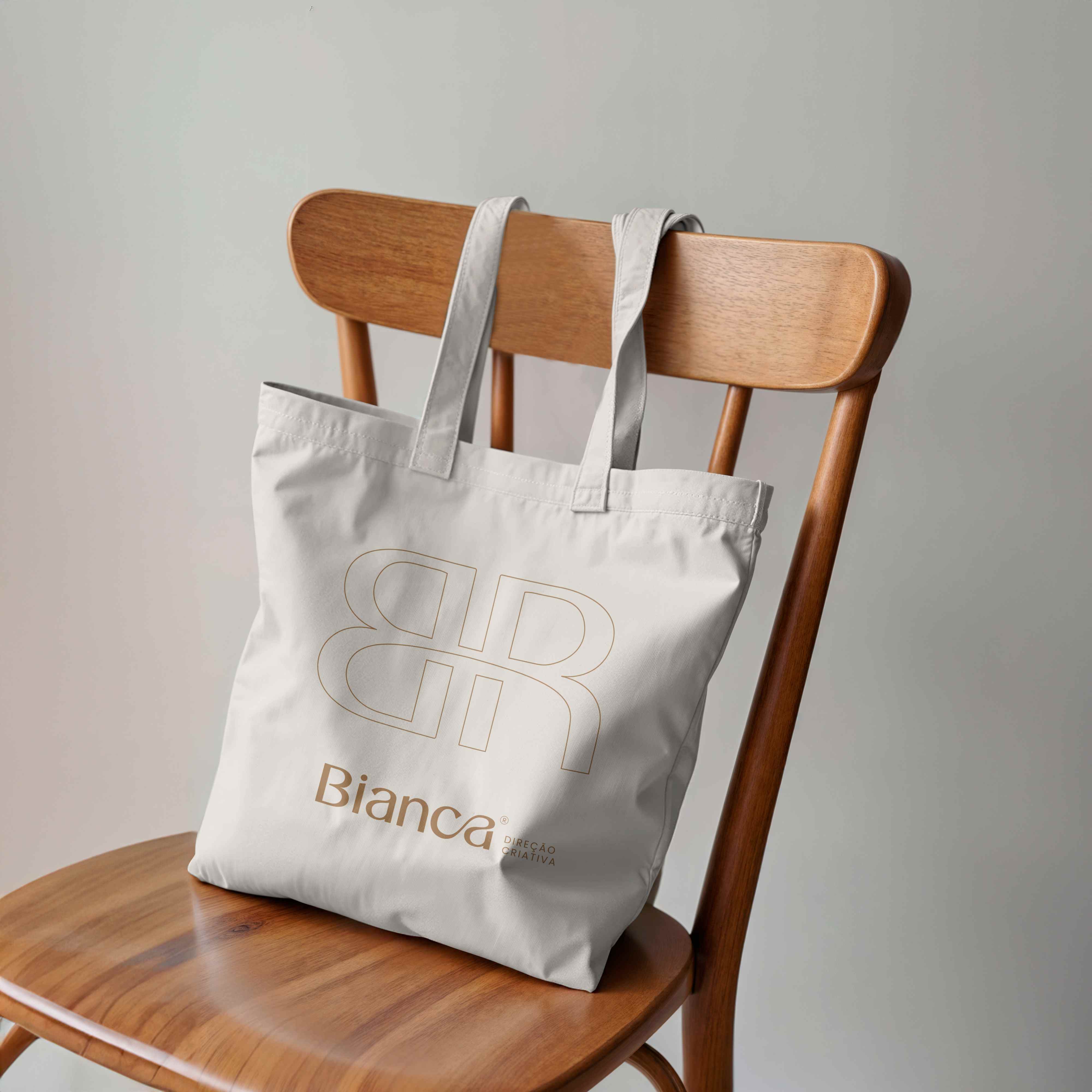 Ecobag da Bianca Direção Criativa em tons minimalistas